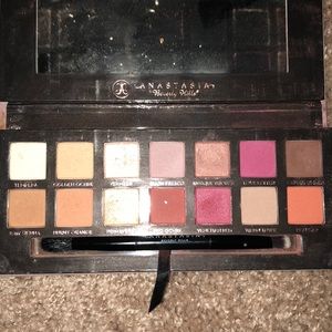Modern renaissance palette